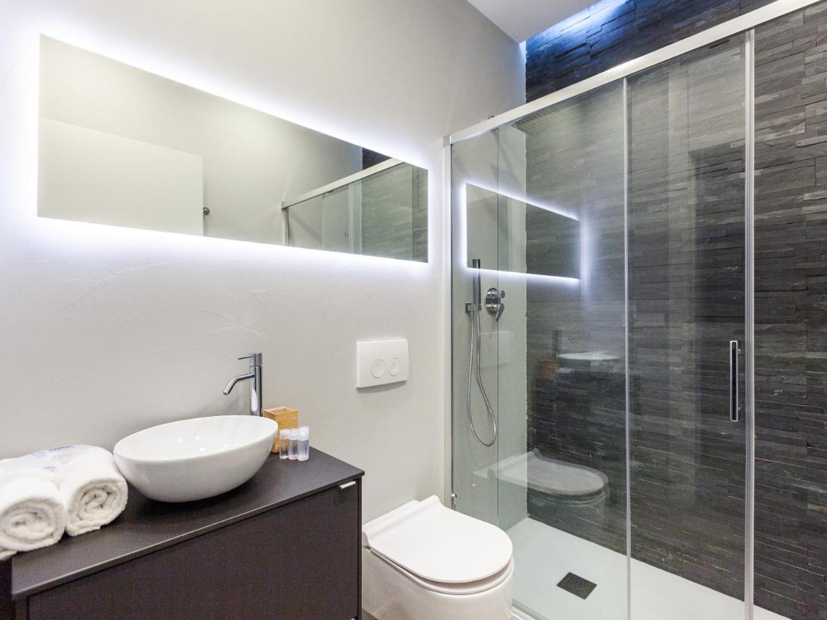 Easyhomes-City Centre Suites ميلان المظهر الخارجي الصورة