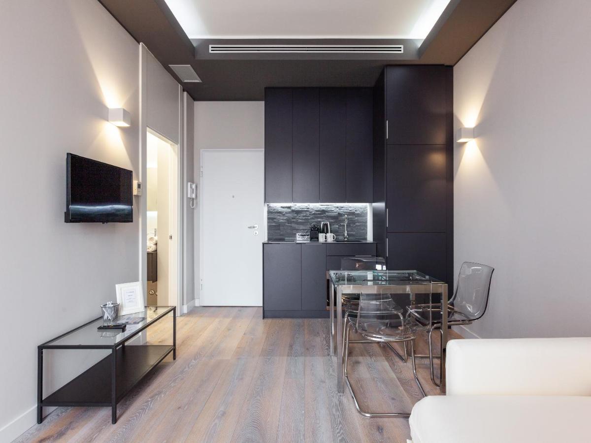 Easyhomes-City Centre Suites ميلان المظهر الخارجي الصورة