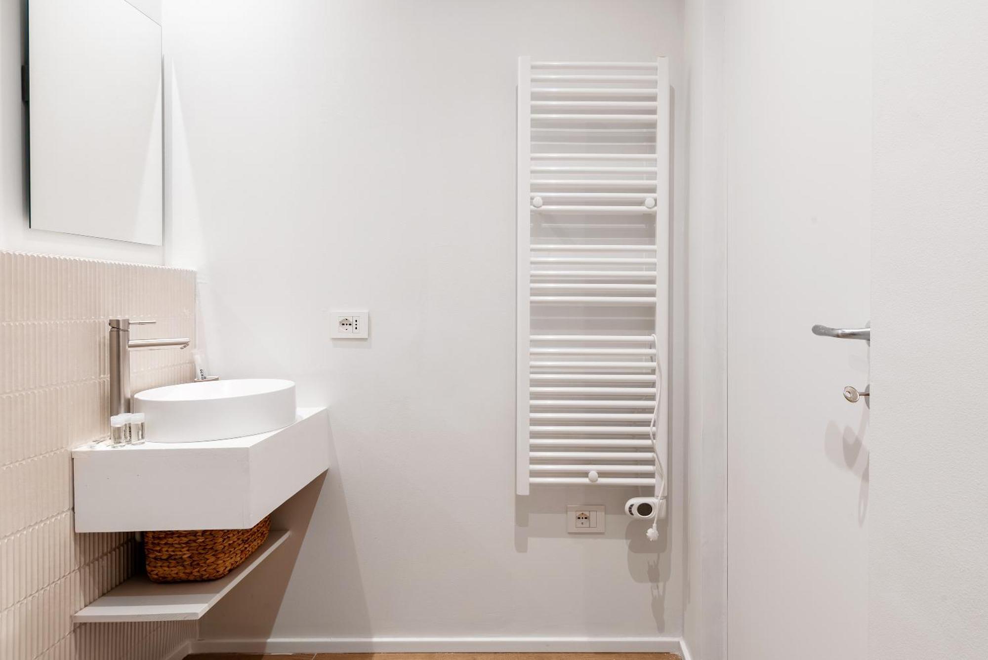 Easyhomes-City Centre Suites ميلان المظهر الخارجي الصورة