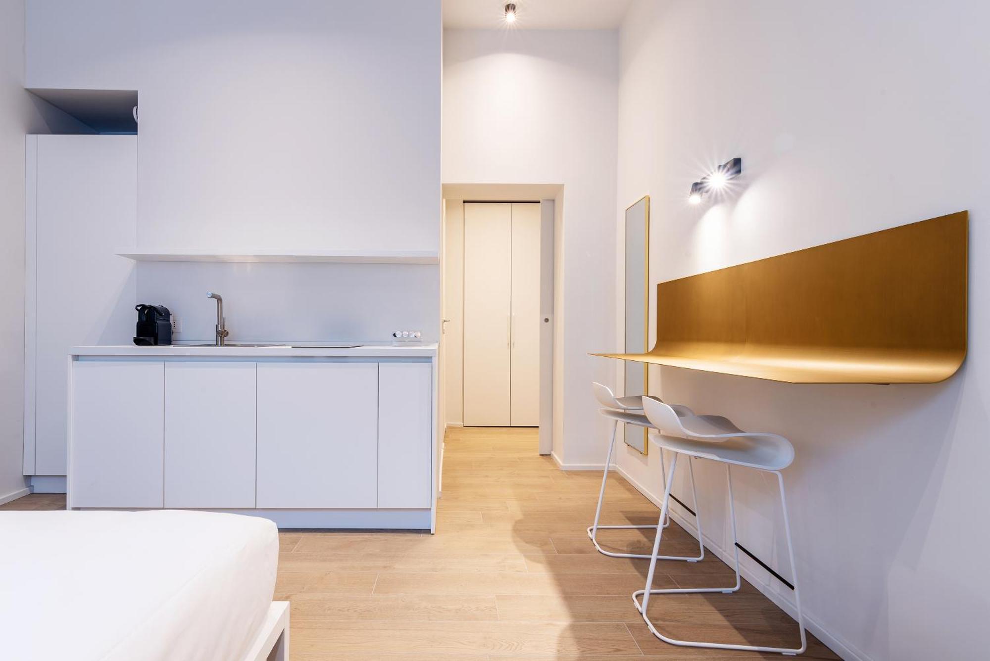 Easyhomes-City Centre Suites ميلان المظهر الخارجي الصورة