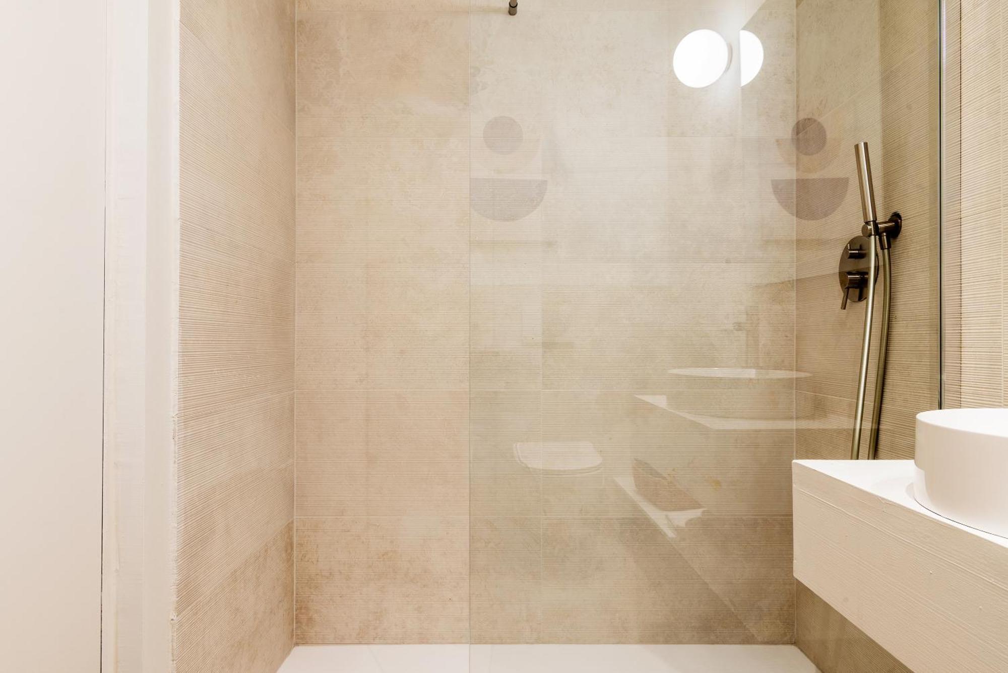Easyhomes-City Centre Suites ميلان المظهر الخارجي الصورة